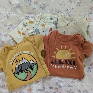 8 New Gerber Kids Bodysuits